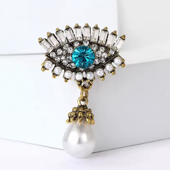 Azure Eye of Elegance Pearl Gold Brooch - Picture 2 of 5